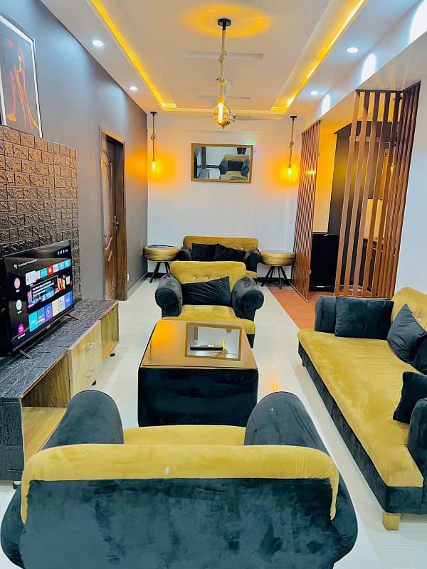 Two bedroom VIP apartment for rent on daily basis in bahria town 0