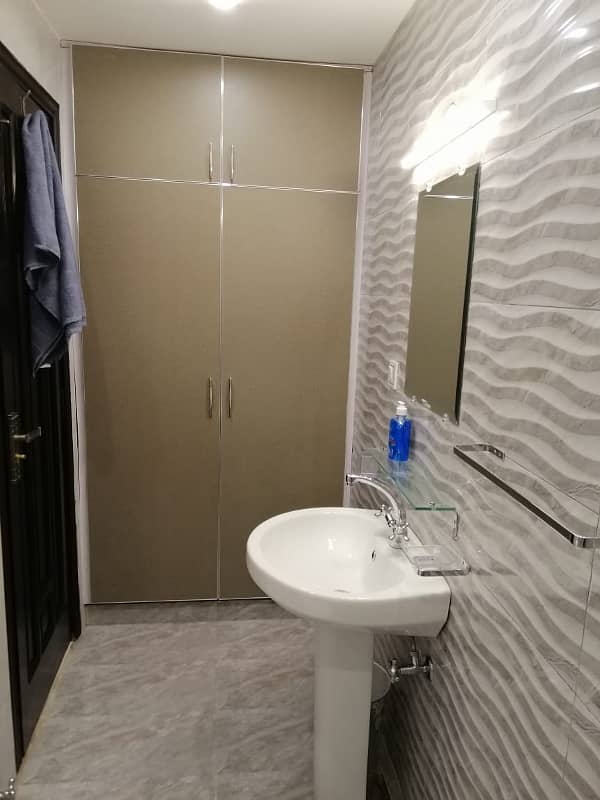 Two bedroom VIP apartment for rent on daily basis in bahria town 4