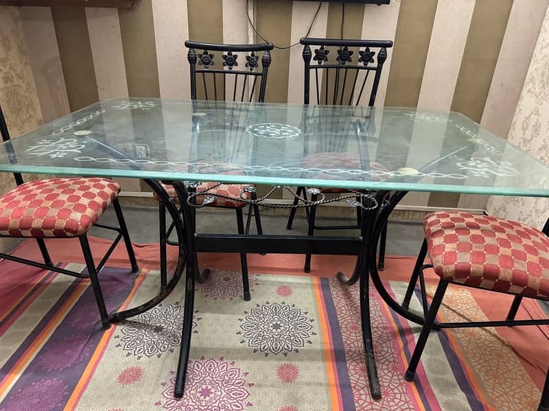 dinning table with 6 seats. mirror top all clean. 1