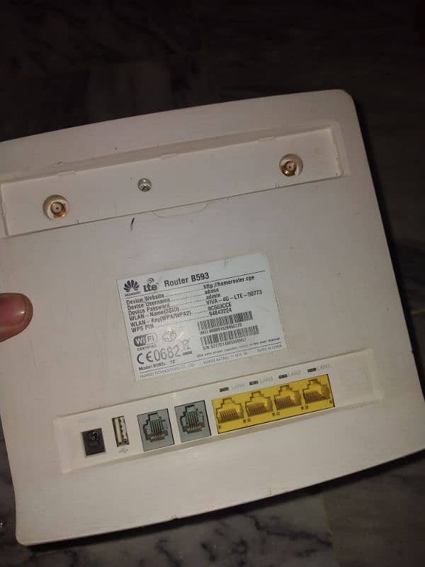 original Huawei router B593 8