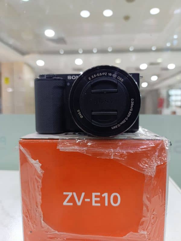 Sony ZV-E10 16-50mm 0