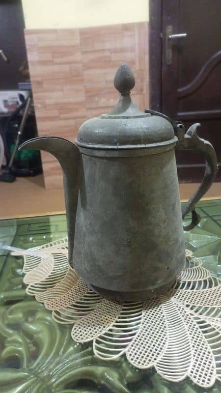 180 years old kettle 0