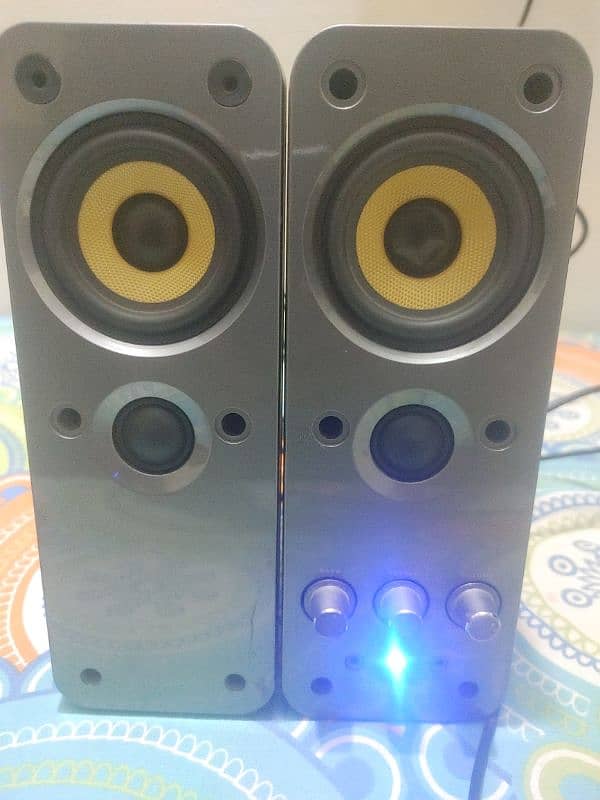 Speaker / Wireless Speaker / Bluetooth Speaker / Logitec 9