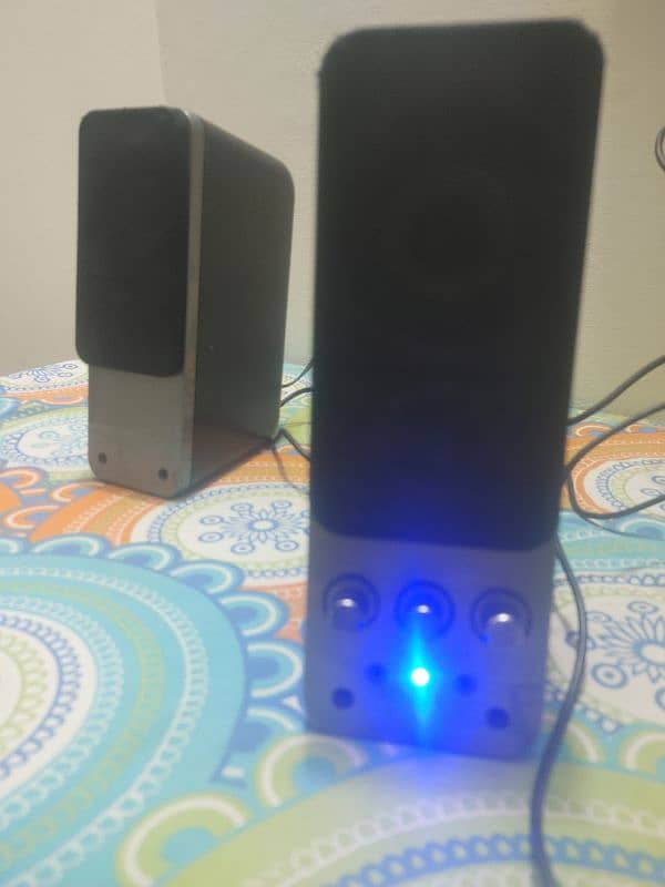 Speaker / Wireless Speaker / Bluetooth Speaker / Logitec 12