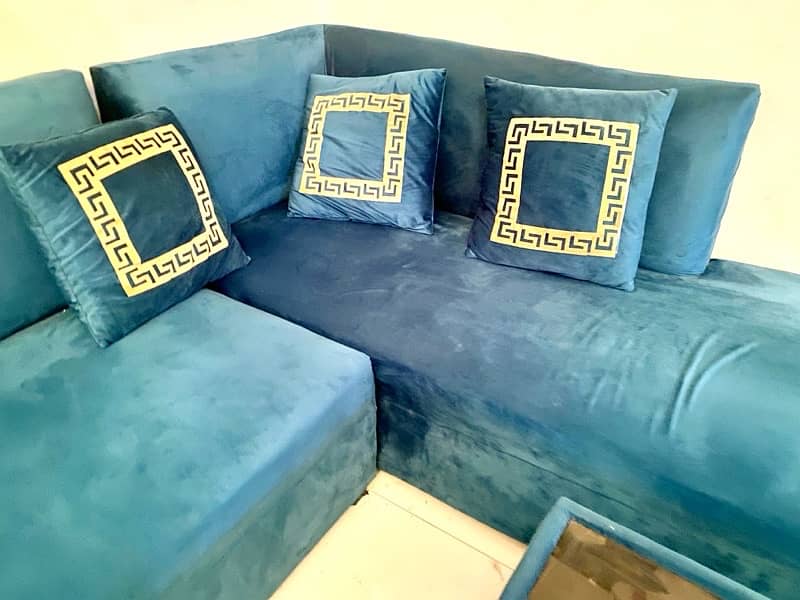 L shaped sofa premium condition 1