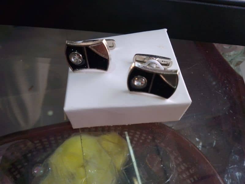 cufflink 3