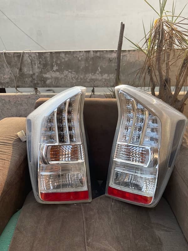 Toyota prius 2014 back lights 0