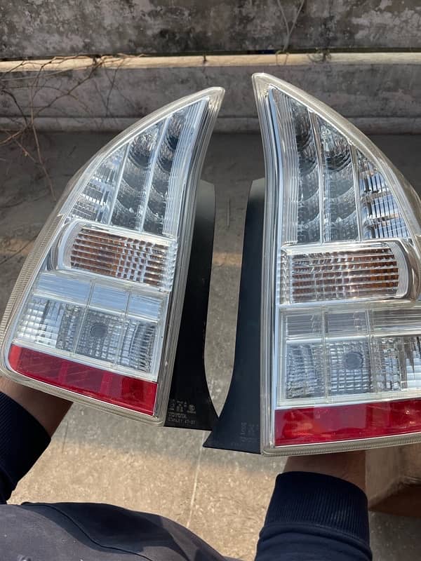 Toyota prius 2014 back lights 2