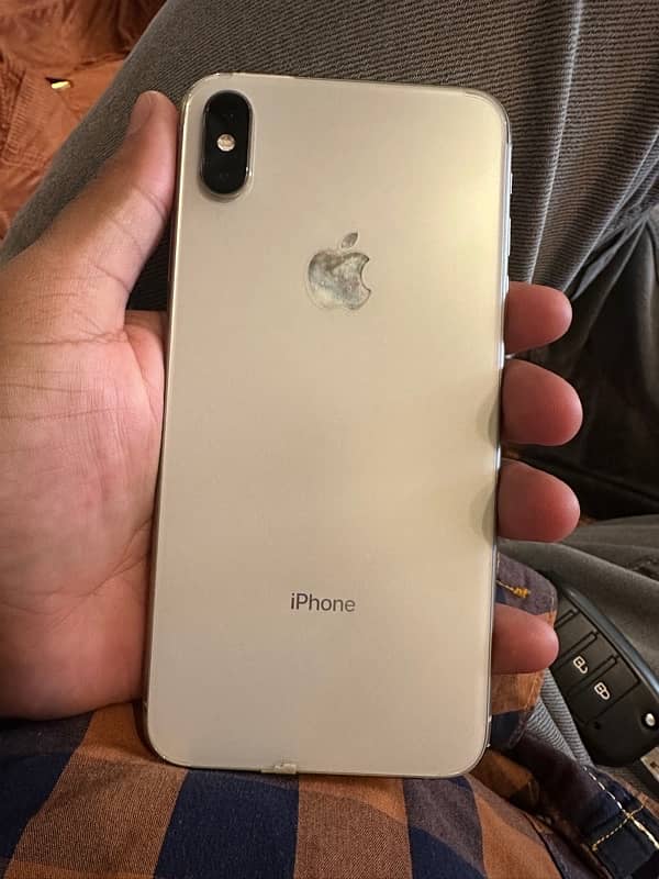 iPhone Xsmax silver 64gb PTA Aprove 0