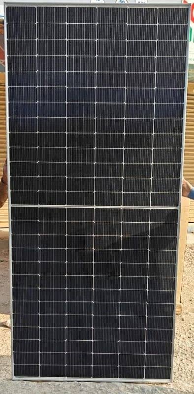 Astronergy  solar 630 watts bifaciel big size with 12 +25 warranty 3