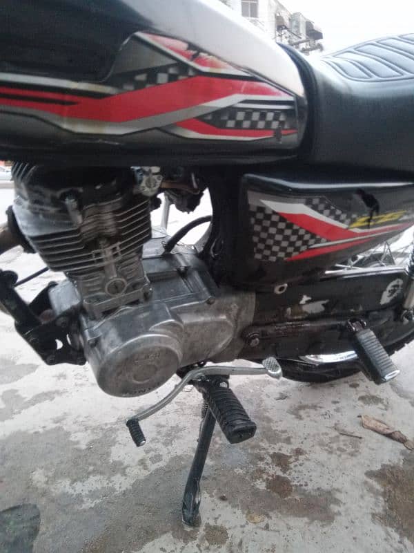 well maintained honda 125 ready for derive 0