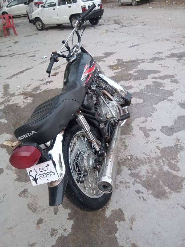 well maintained honda 125 ready for derive 3