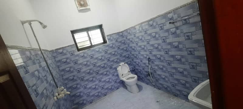 1 KANAL BEAUTIFUL UPPER PORTION AVAILABLE FOR RENT IN KHABANE AMIN 1