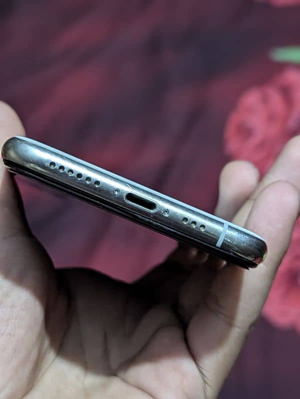 Iphone XS (PTA Approve,256GB) 3