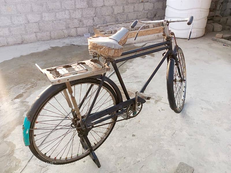 22 Eagle Bicycle in good condition, recently center set new 2