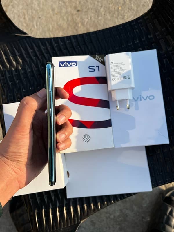 Vivo S1 8/256 Full Box In Excellent Condition 3