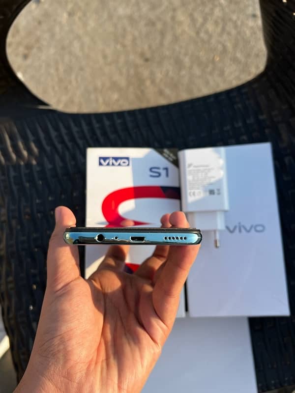 Vivo S1 8/256 Full Box In Excellent Condition 5