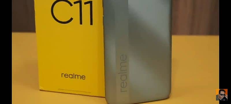 realme3-32 best condition use one hand 2