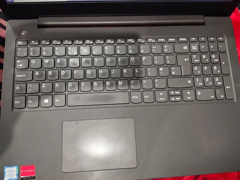 Lenovo Core i5 8250U turbo boost 8GB dual hard 4