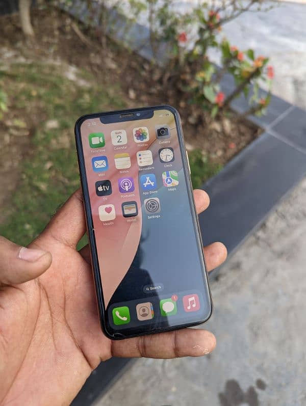 iPhone Xs 256GB PTA Exchange/Sale 8