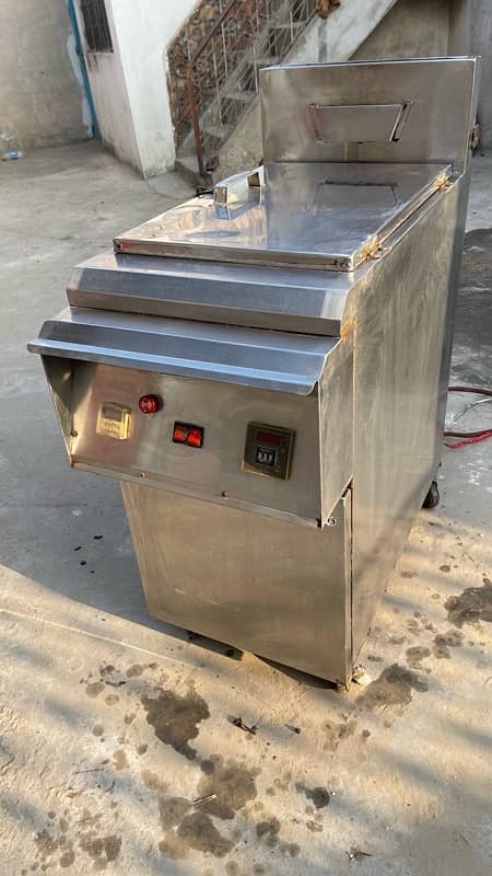 Fryer for sale in excellent condition 7