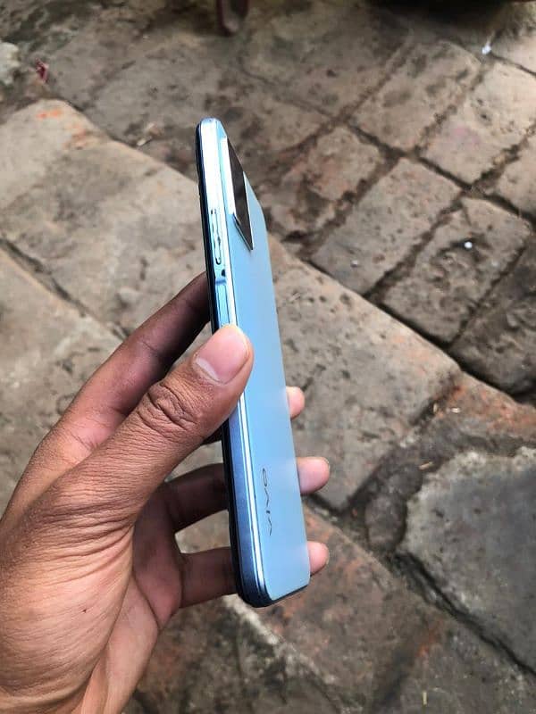 Vivo Y33s for sale 8/128 7