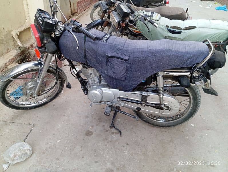 HONDA CG125 MODEL 2023 KARACHI NO 1