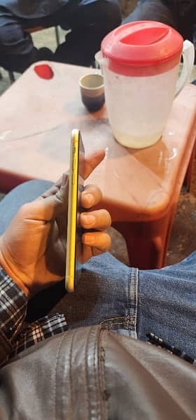 iphone Xr in just 38k 4