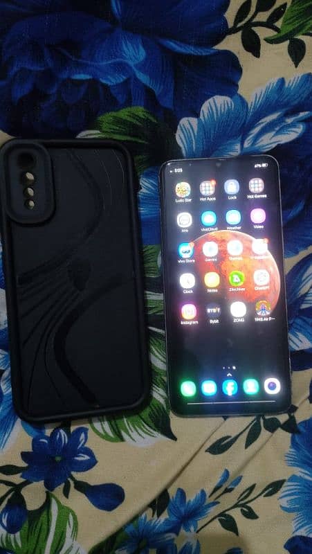 Vivo s1 4gb 128gb amoled display 1