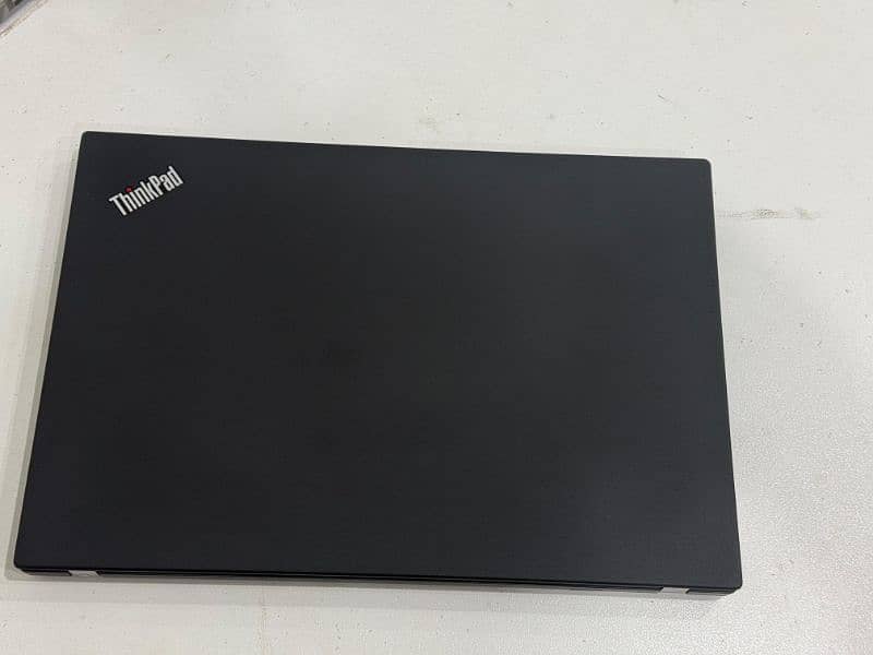 Lenovo Thinkpad T490 i5, 10th gen 3