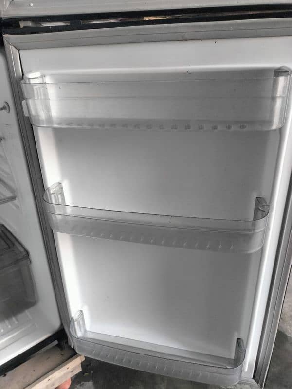 Medium size Fridge For Sale in Cheap Price 0