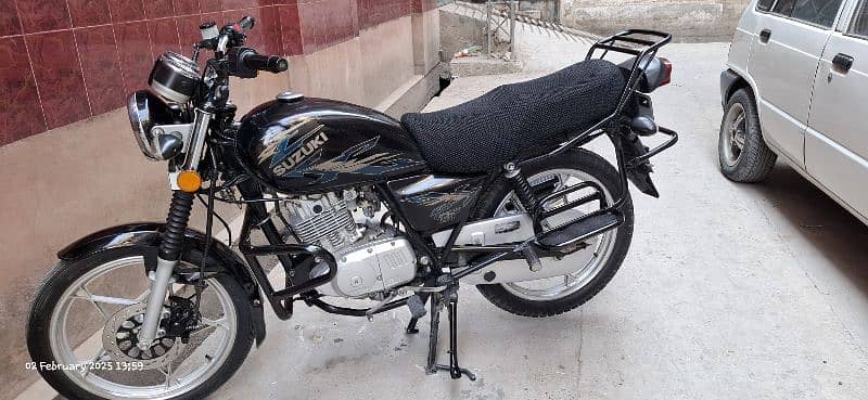 Suzuki Gs150 Se lush black  5500km only 0