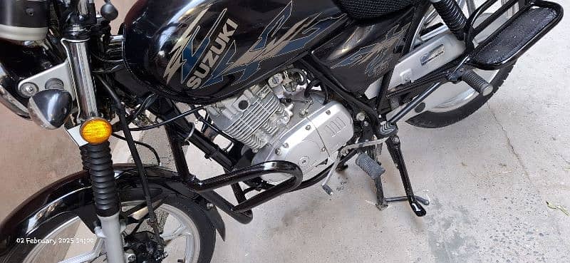 Suzuki Gs150 Se lush black  5500km only 3