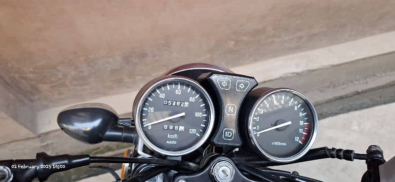 Suzuki Gs150 Se lush black  5500km only 5