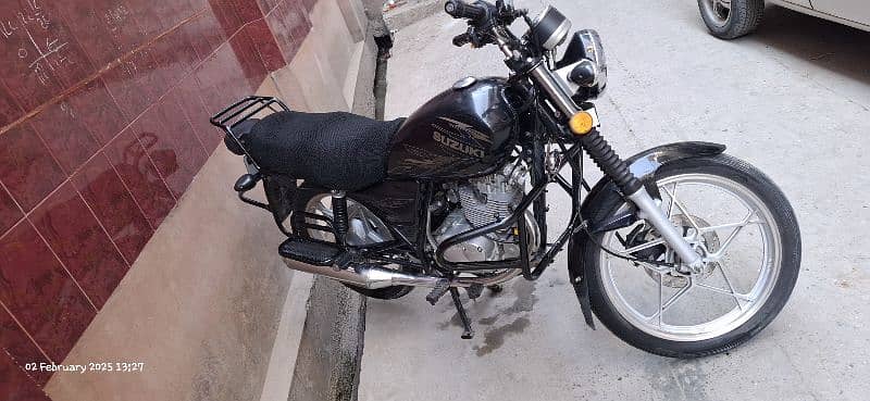 Suzuki Gs150 Se lush black  5500km only 12