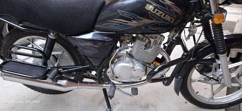 Suzuki Gs150 Se lush black  5500km only 15