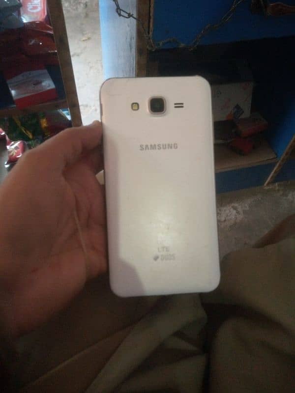 Samsung Galaxy J7 1