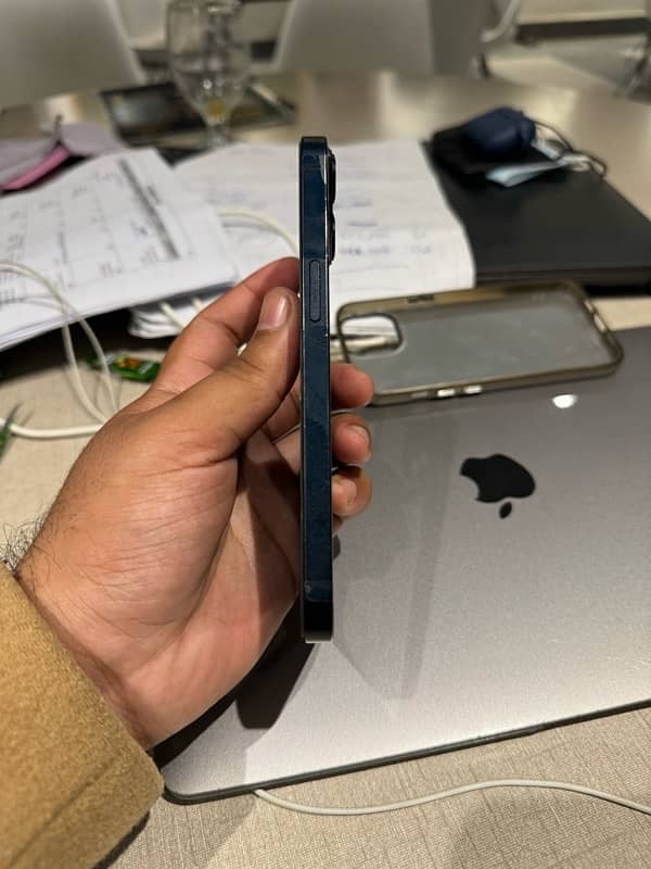 Iphone 13 non pta (4 months sim time) 2