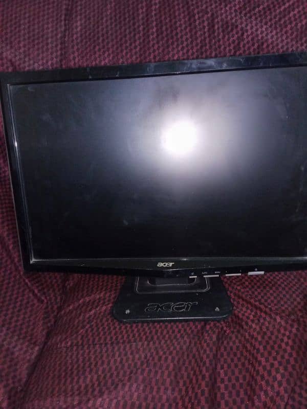 Used Computer LCD. only Screen Broken otherwise OK condition 1