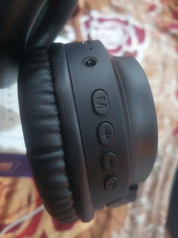 Ronin r4400   head phones with extreme base  with excellent condition 3