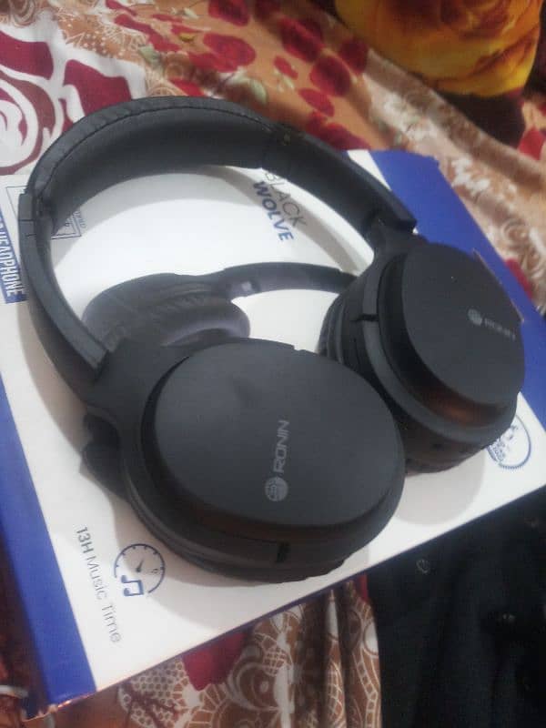 Ronin r4400   head phones with extreme base  with excellent condition 7