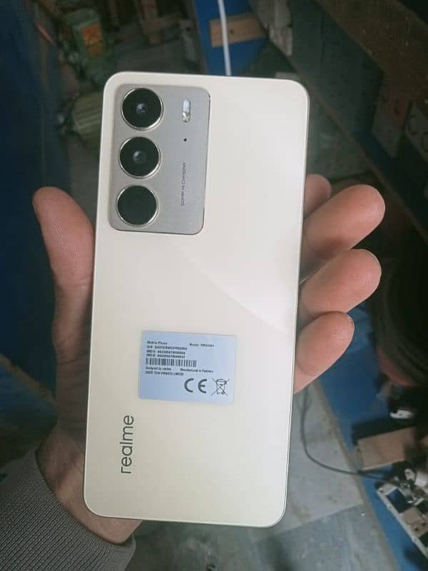 Realme C75 0