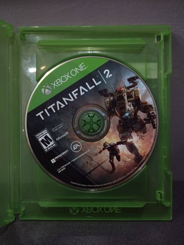 Halo 3- XBox 360 game, Lost Planet Extreme Condition, Titanfall-2 4