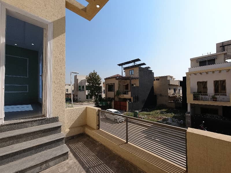 Prime Location House For Sale In Beautiful Bahria Town Phase 8 - Ali Block 14