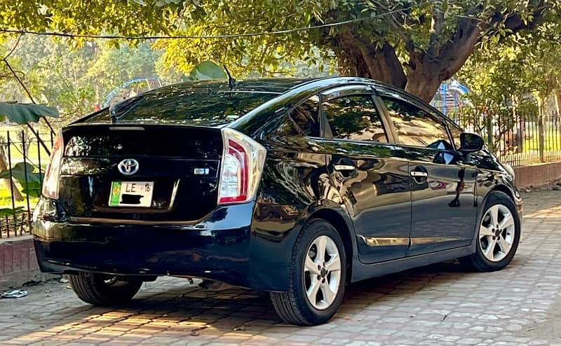 Toyota Prius 2012 S LED 2