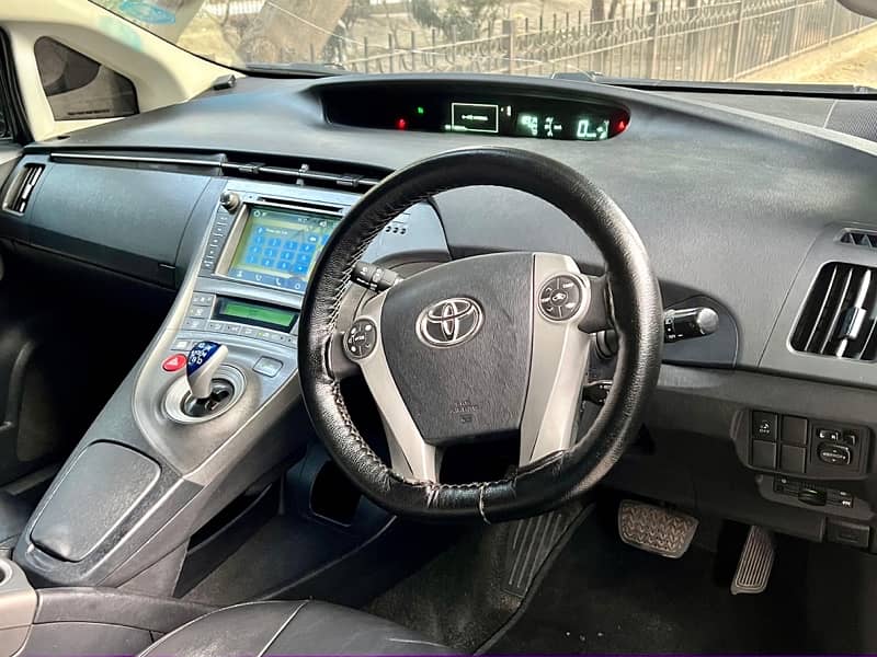 Toyota Prius 2012 S LED 8