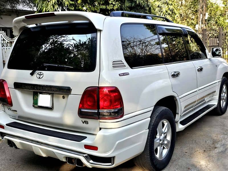 Toyota Land Cruiser 2001 11