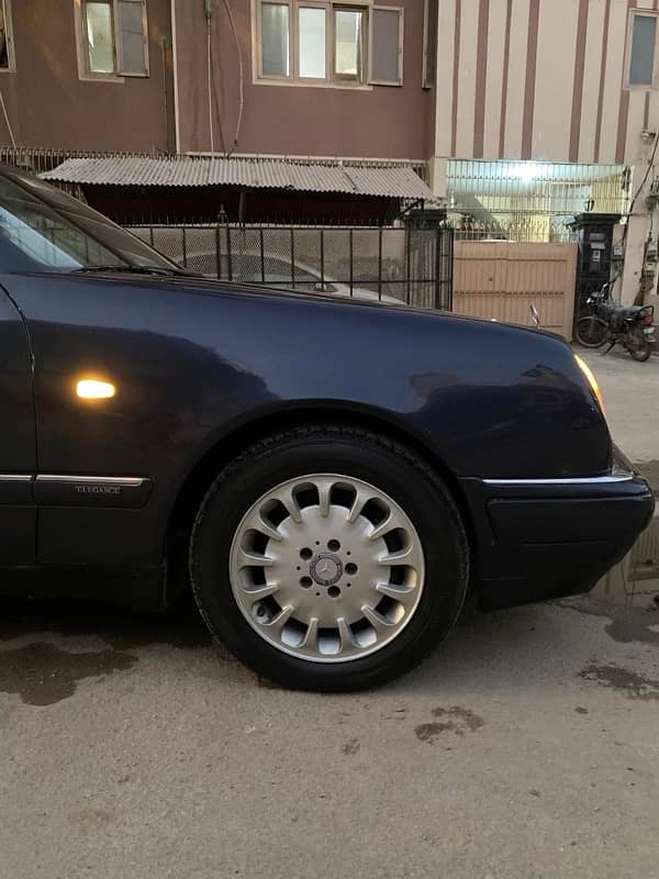 Mercedes Benz E300 1998 16