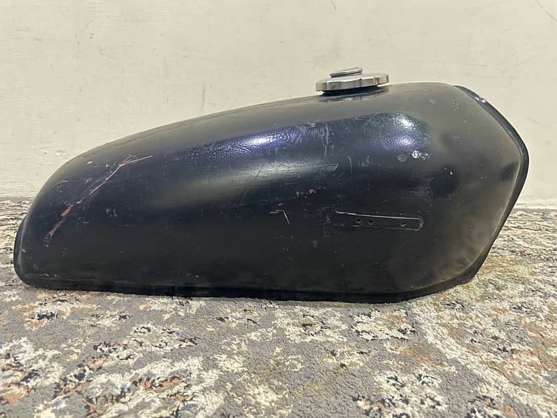 Down model 125 Fuel Tanks 12