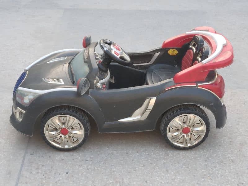 rechargeable  kids car  for  3 years kid. 1